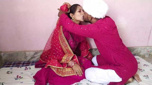 Up Coming Desi Muslim Couple Suhagraat Chudai Video - YourUrfi Honeymoon Sex