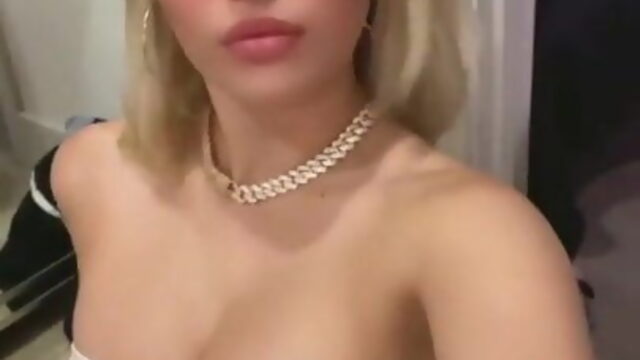 Sarah Snyder selfie