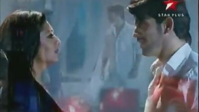 Pardes Mein Hai Mera Dil Raghav and Naina Romantic moment