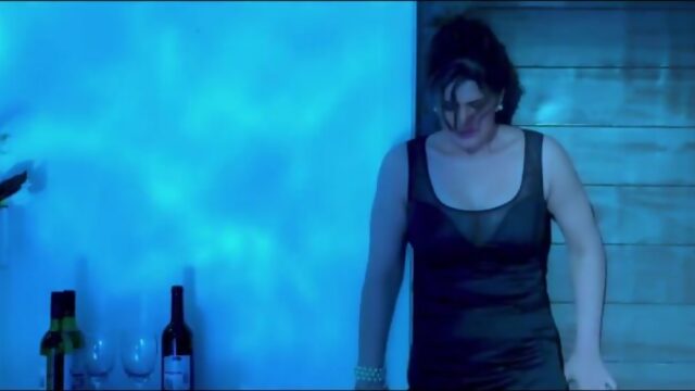 Zareen Khan, Karan Singh - Wajah Tum Ho Instrumental Song